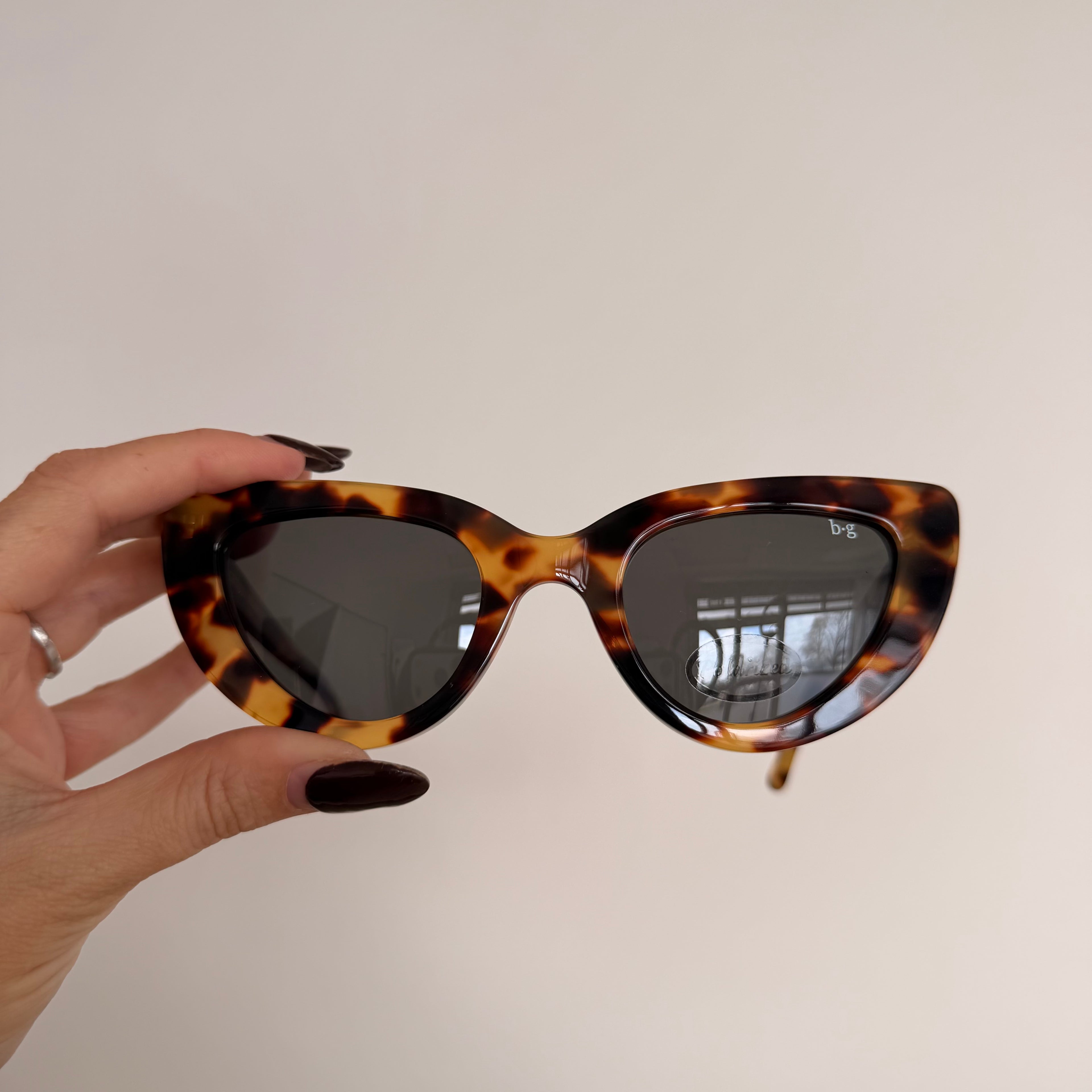 Rhia Tort | Seconds and Samples