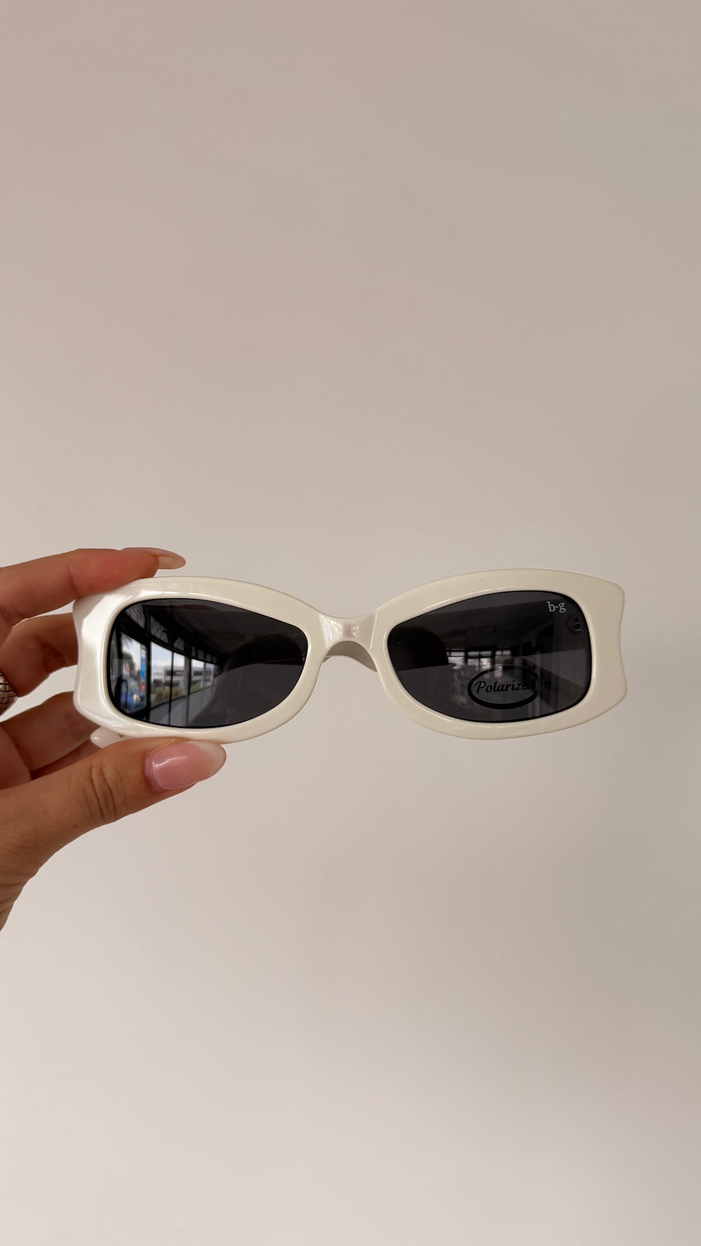 Sidney | White Seconds and Samples