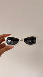 Sidney | White Seconds and Samples