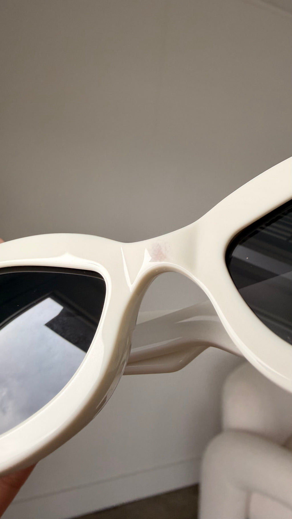 Sidney | White Seconds and Samples