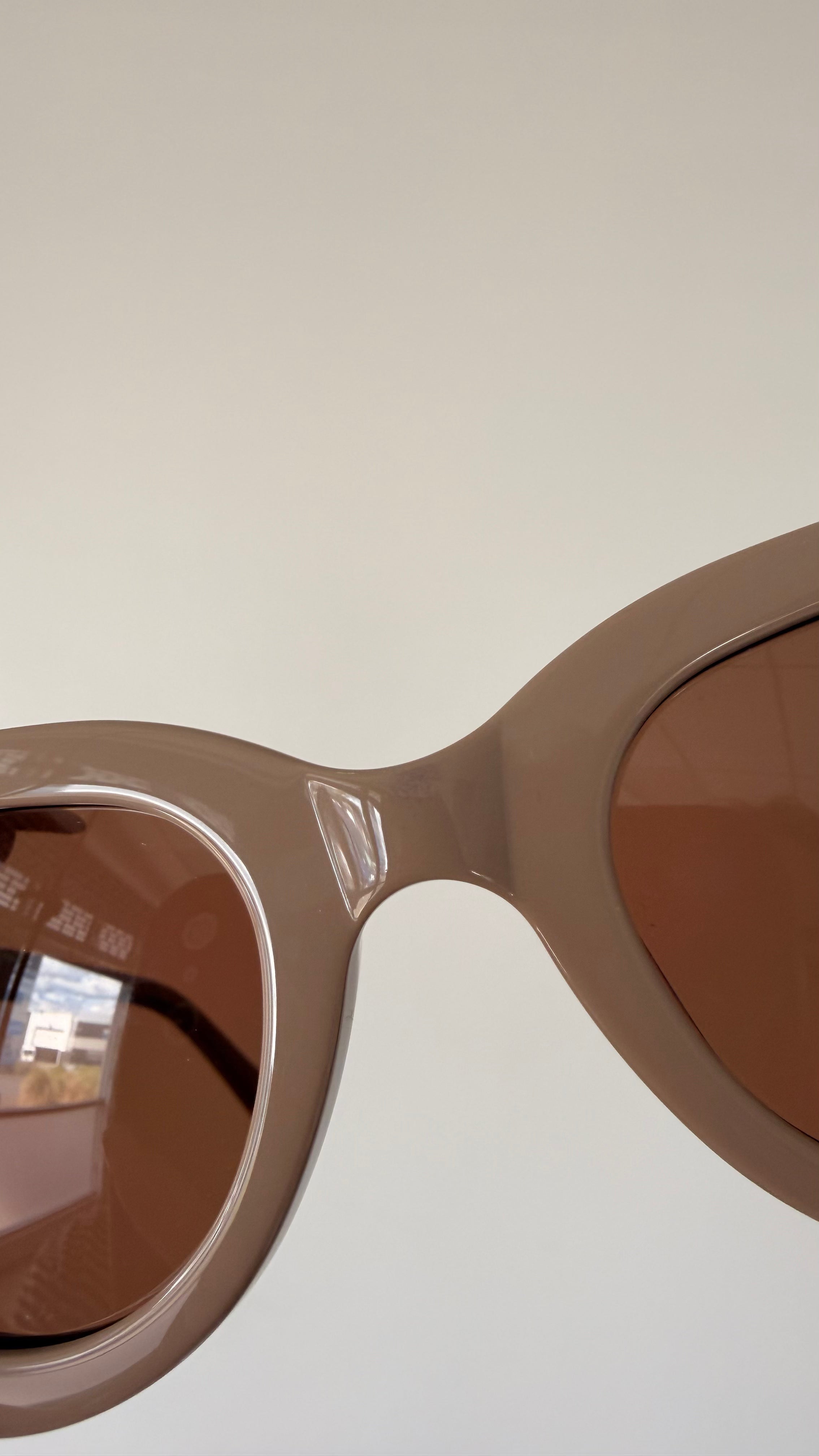 Rhia Latte | Seconds and Samples