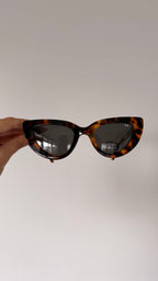 Rhia | Tort Seconds and Samples