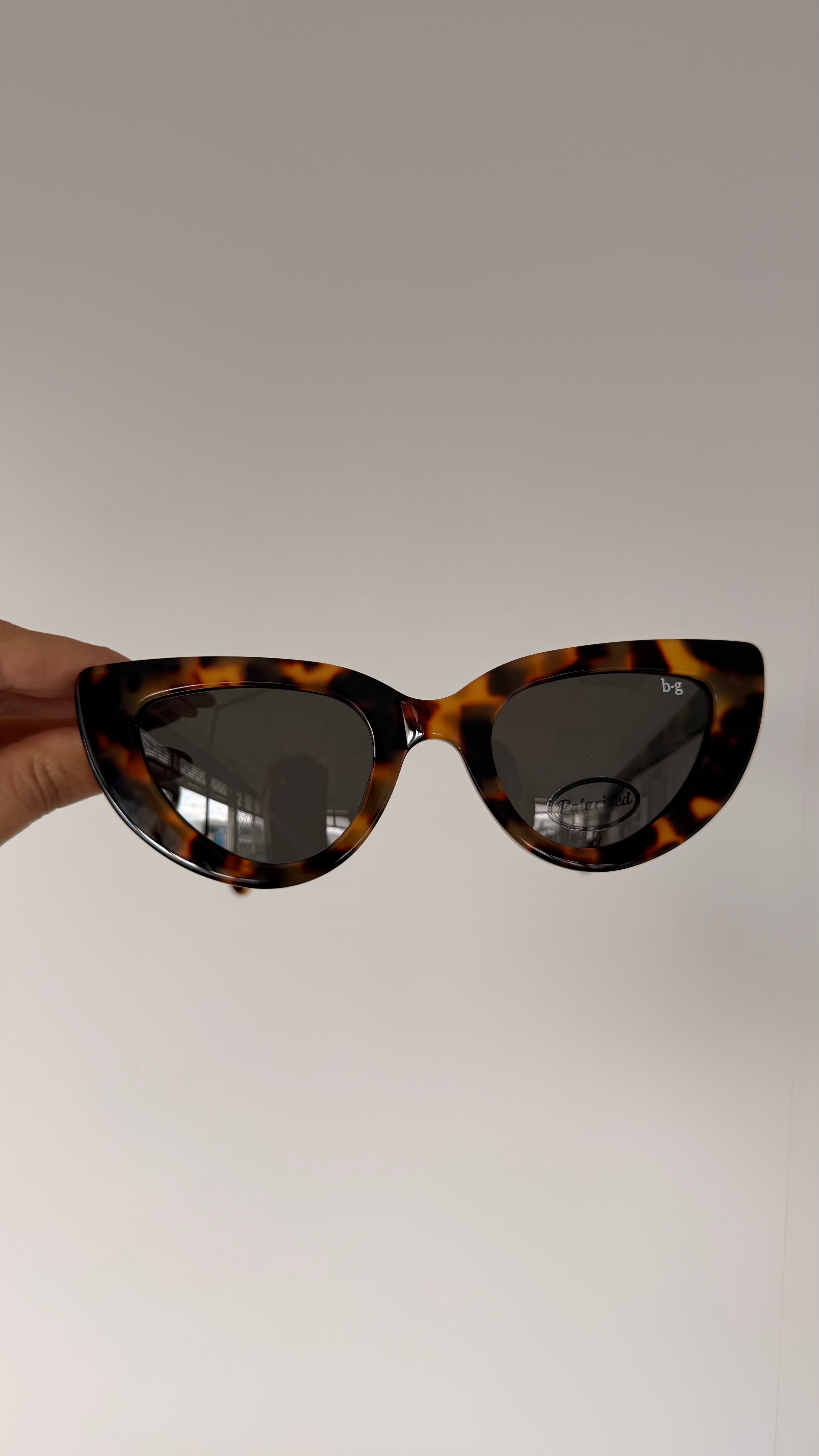 Rhia | Tort Seconds and Samples