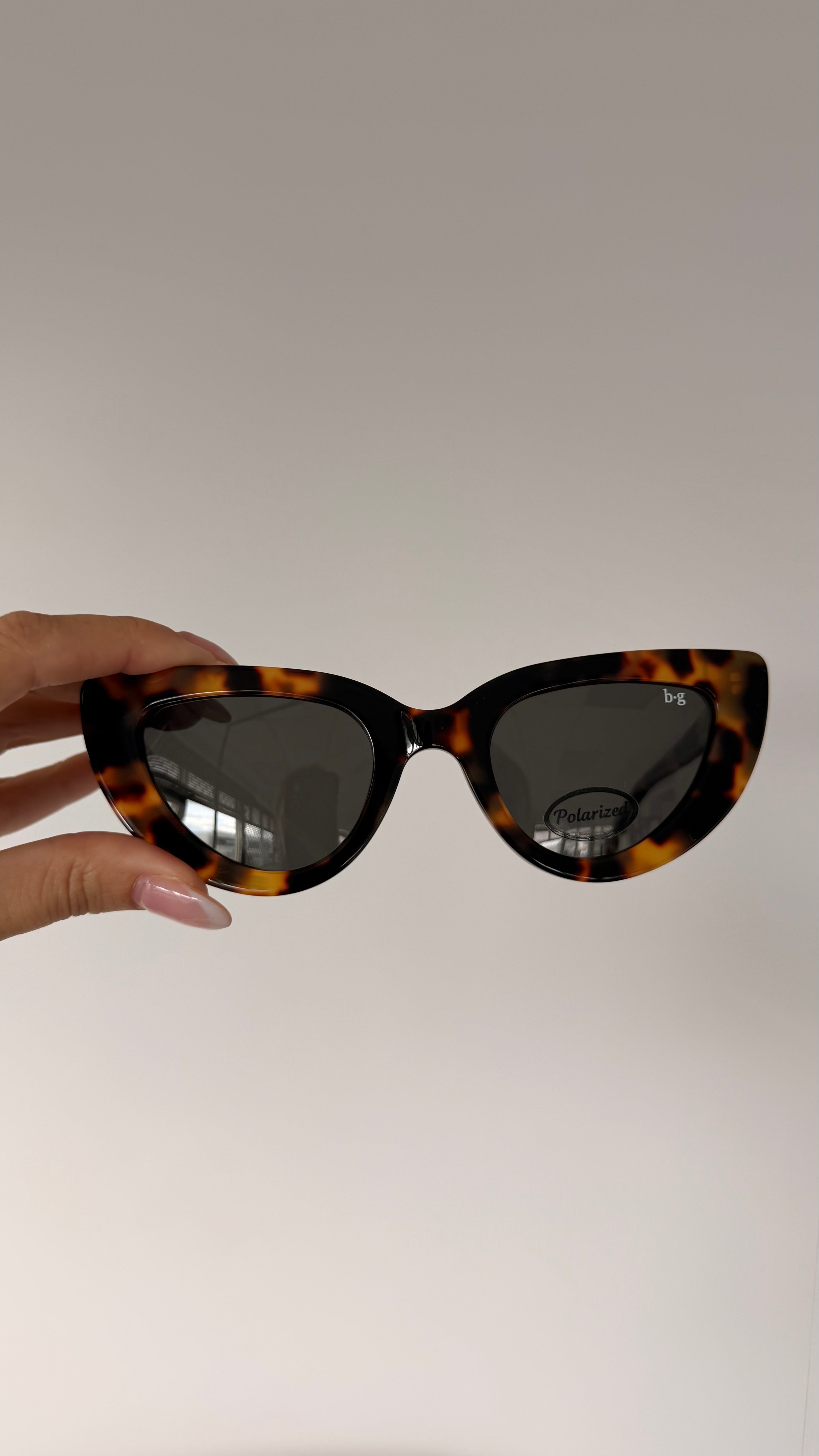 Rhia | Tort Seconds and Samples