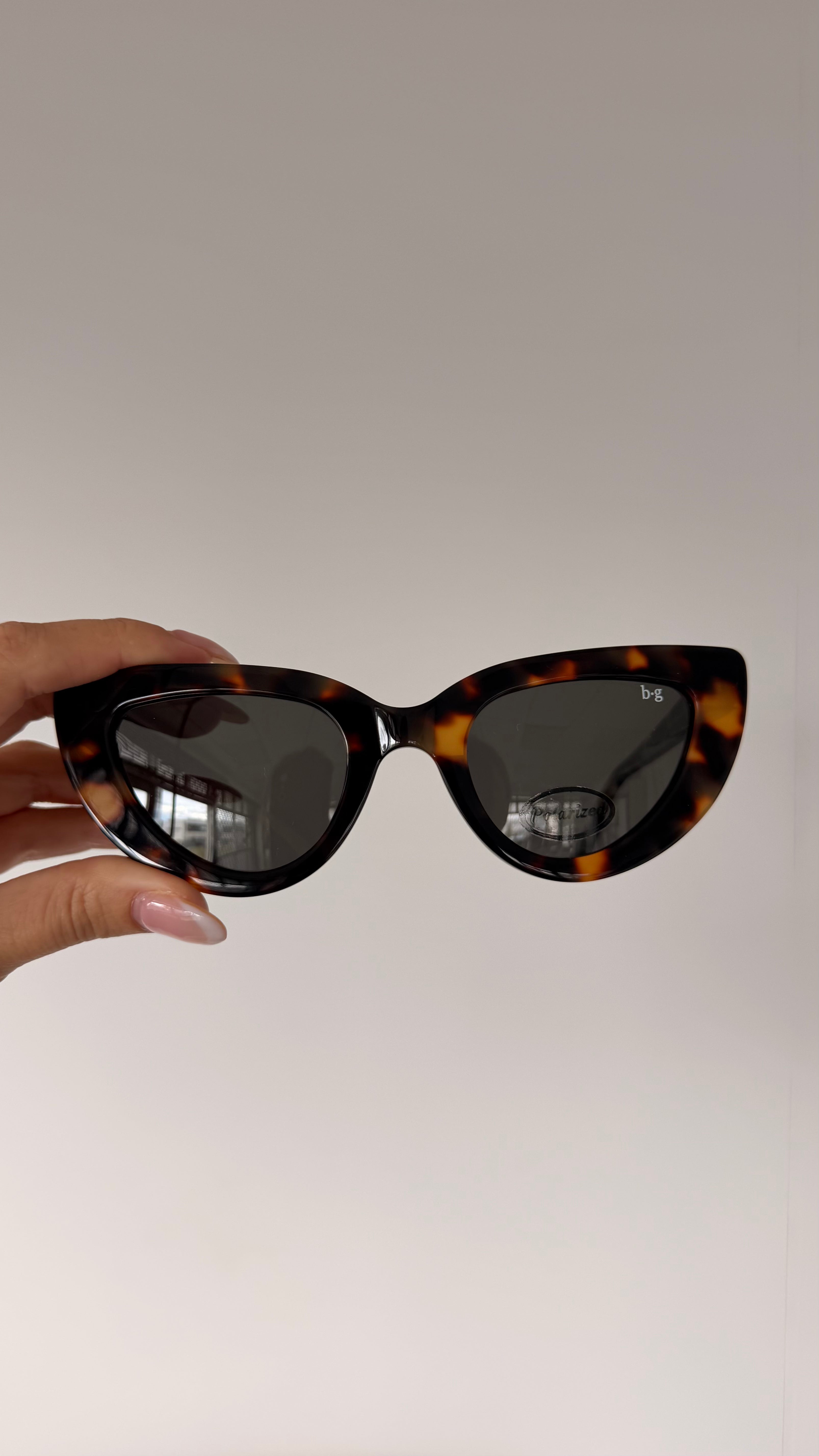 Rhia | Tort Seconds and Samples