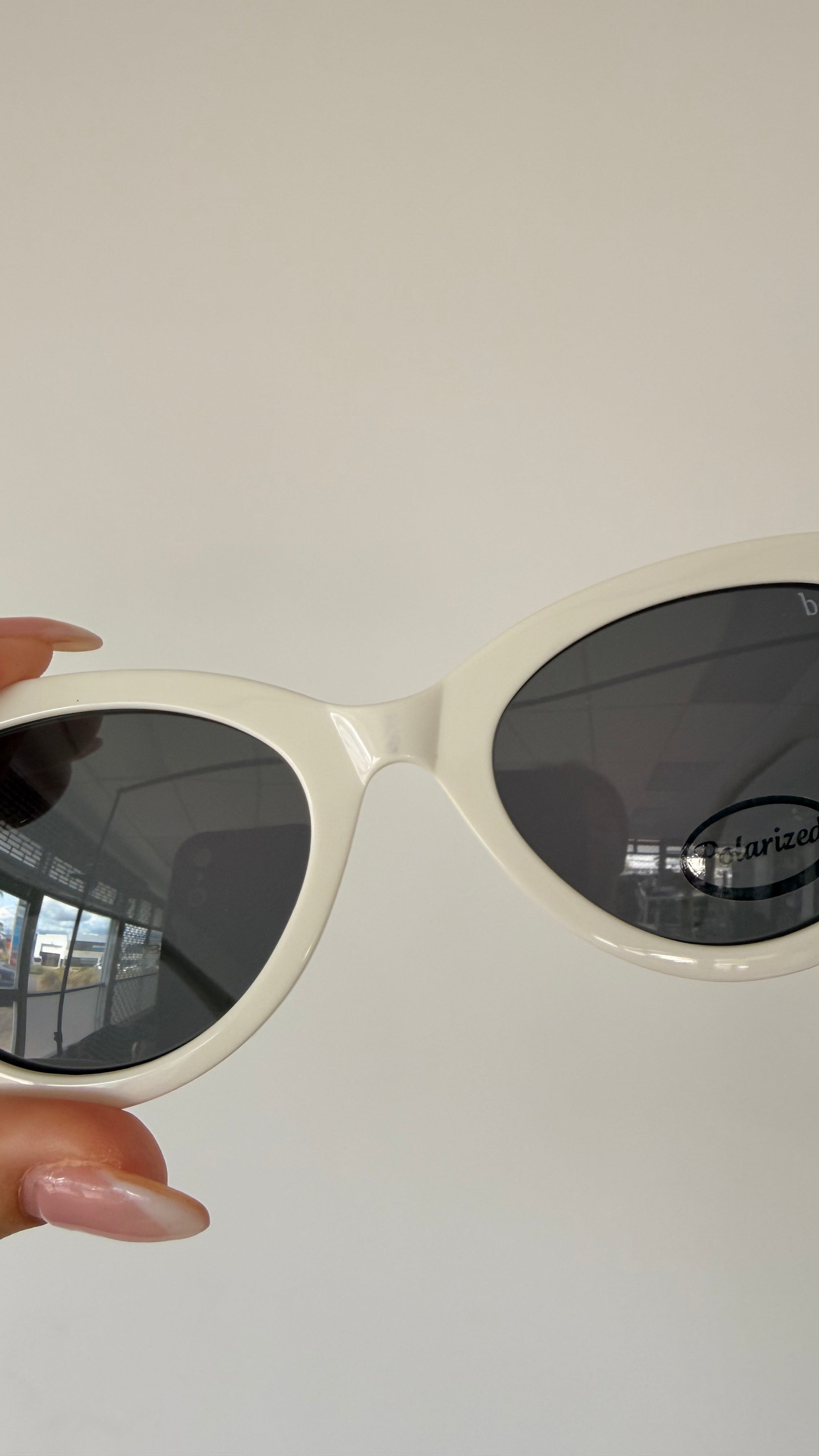 Demi | White Seconds and Samples