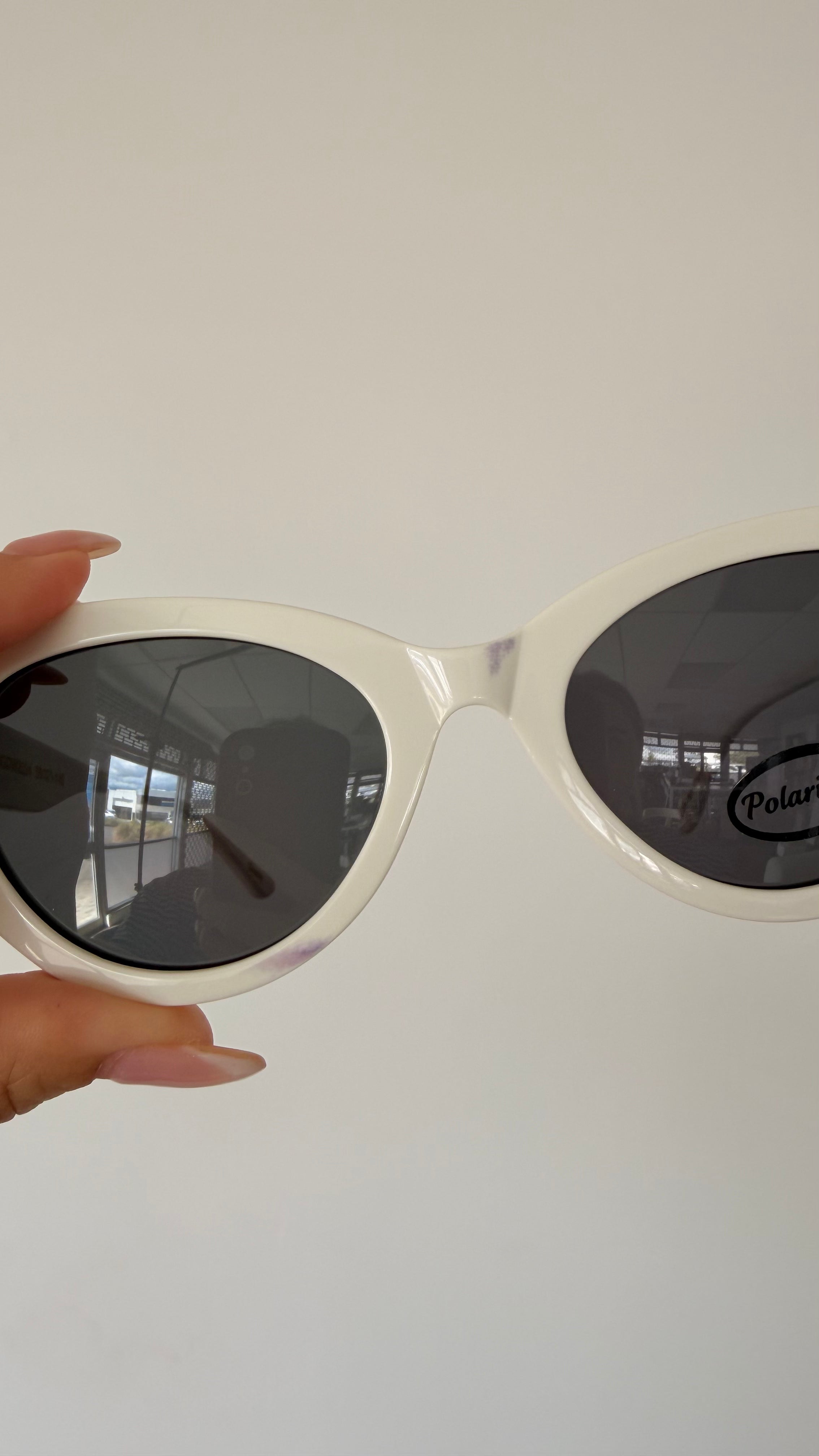 Demi | White Seconds and Samples