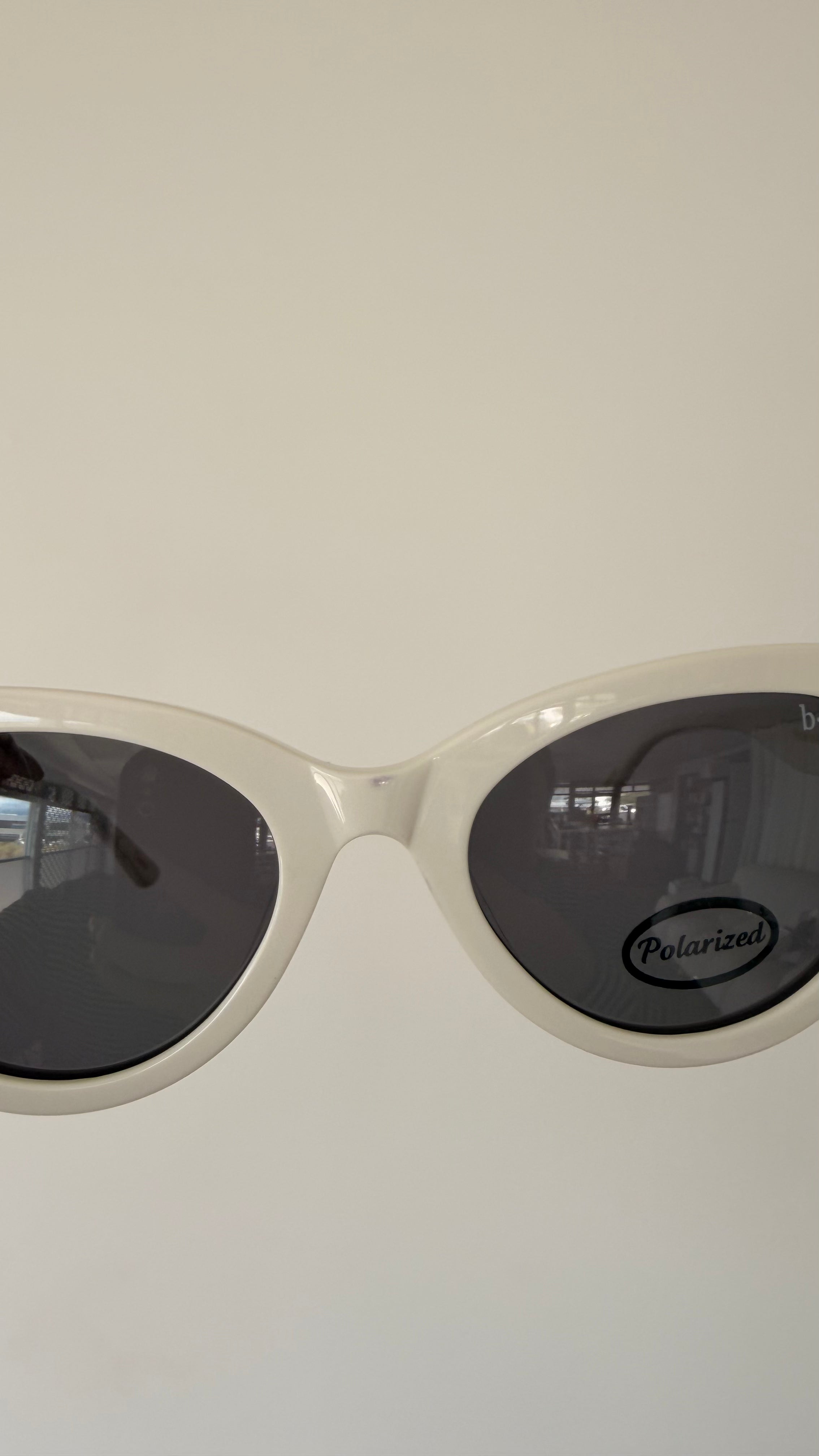 Demi | White Seconds and Samples