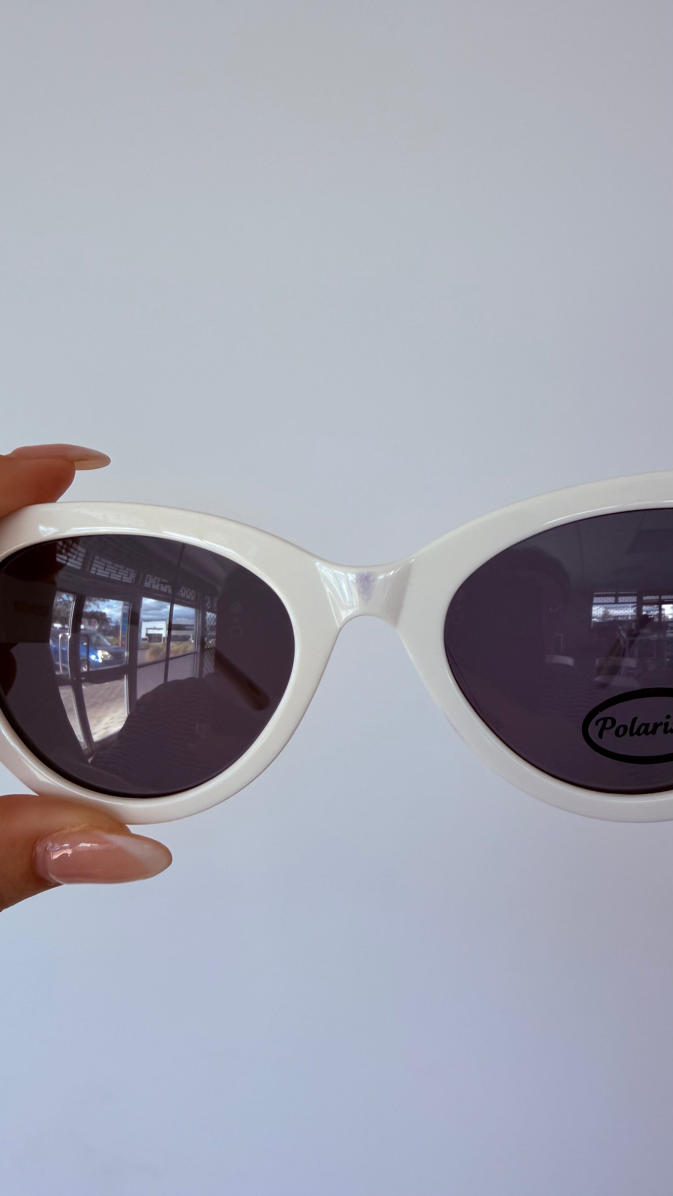 Demi | White Seconds and Samples