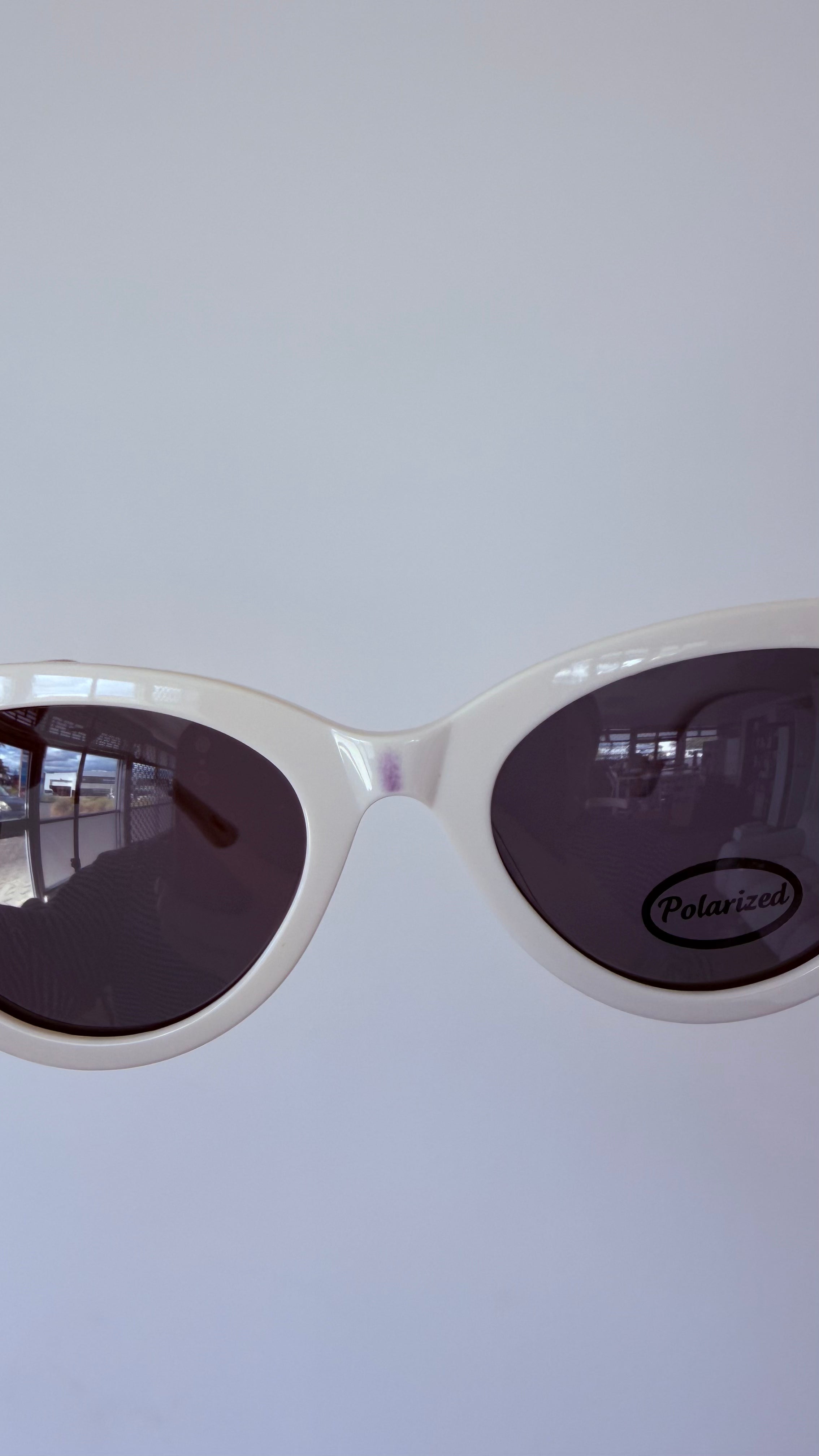 Demi | White Seconds and Samples