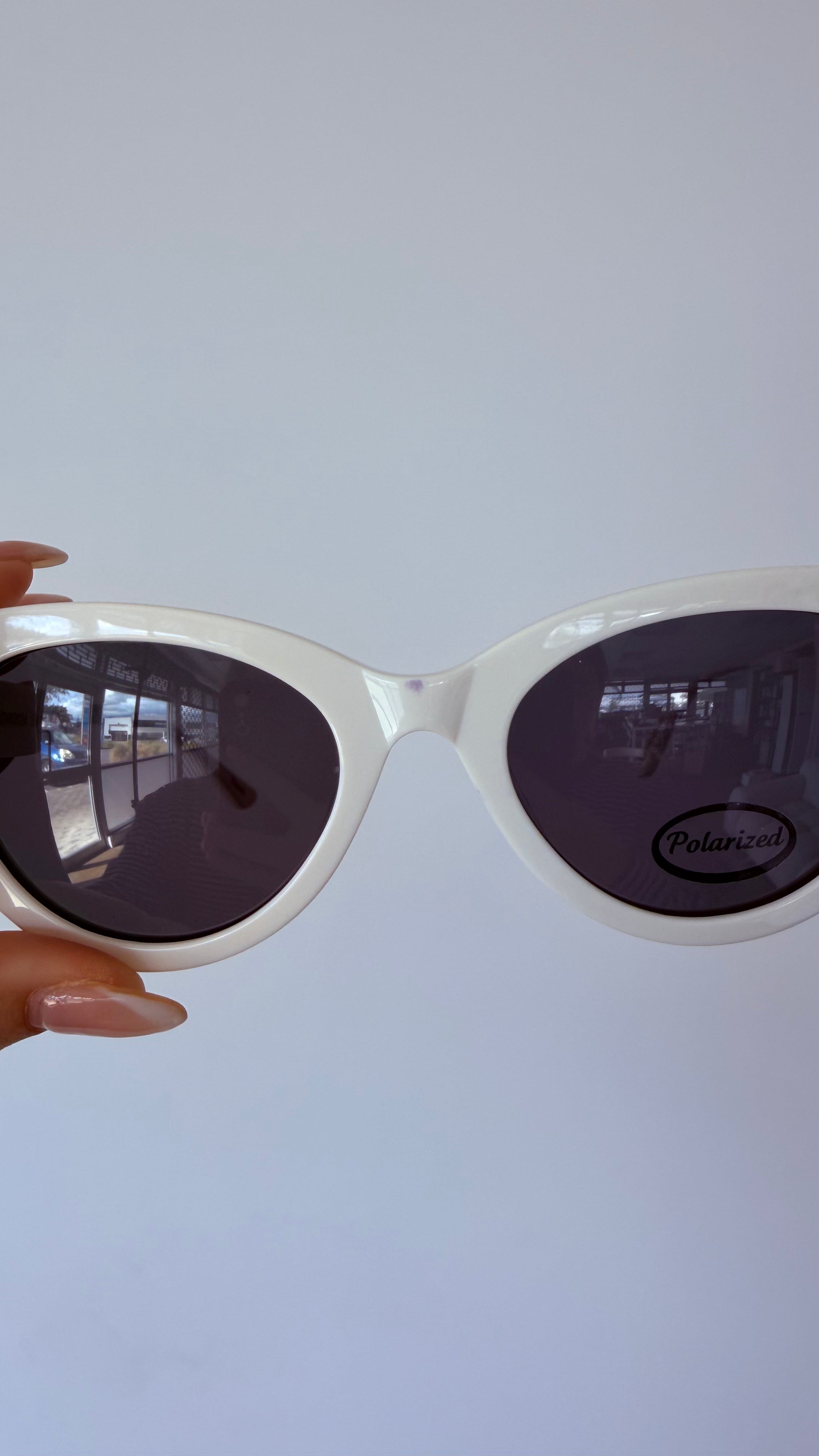 Demi | White Seconds and Samples