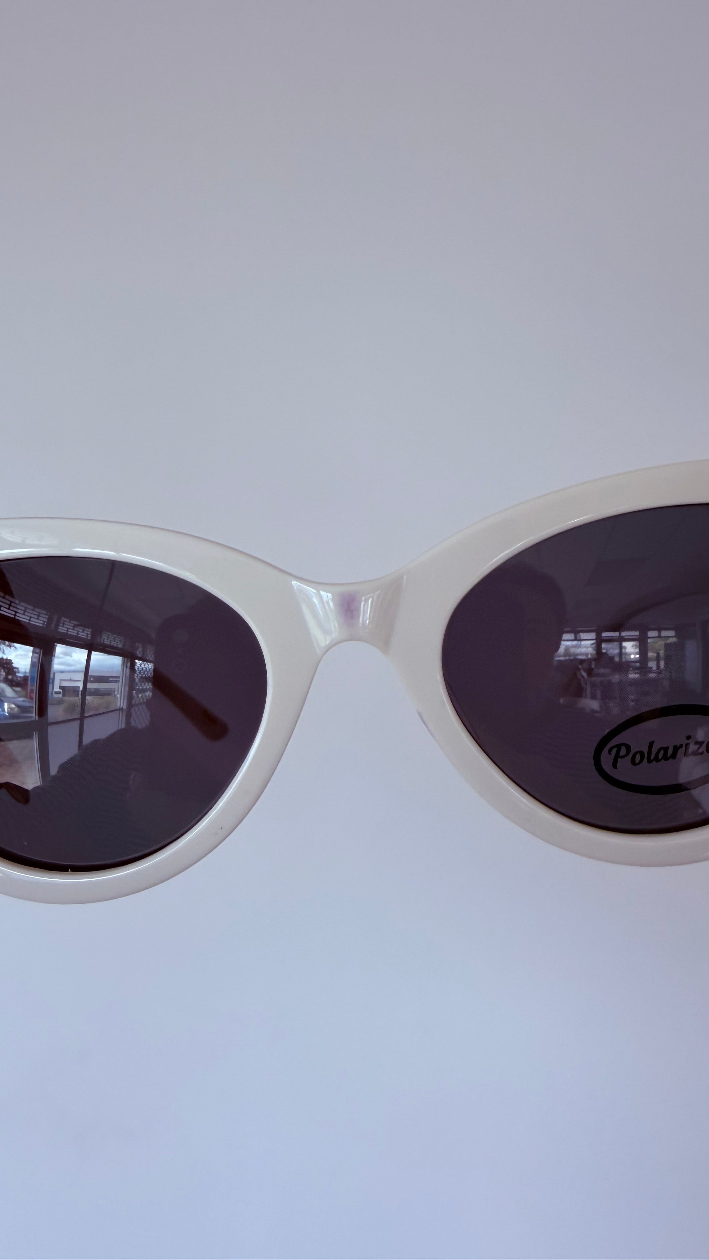 Demi | White Seconds and Samples