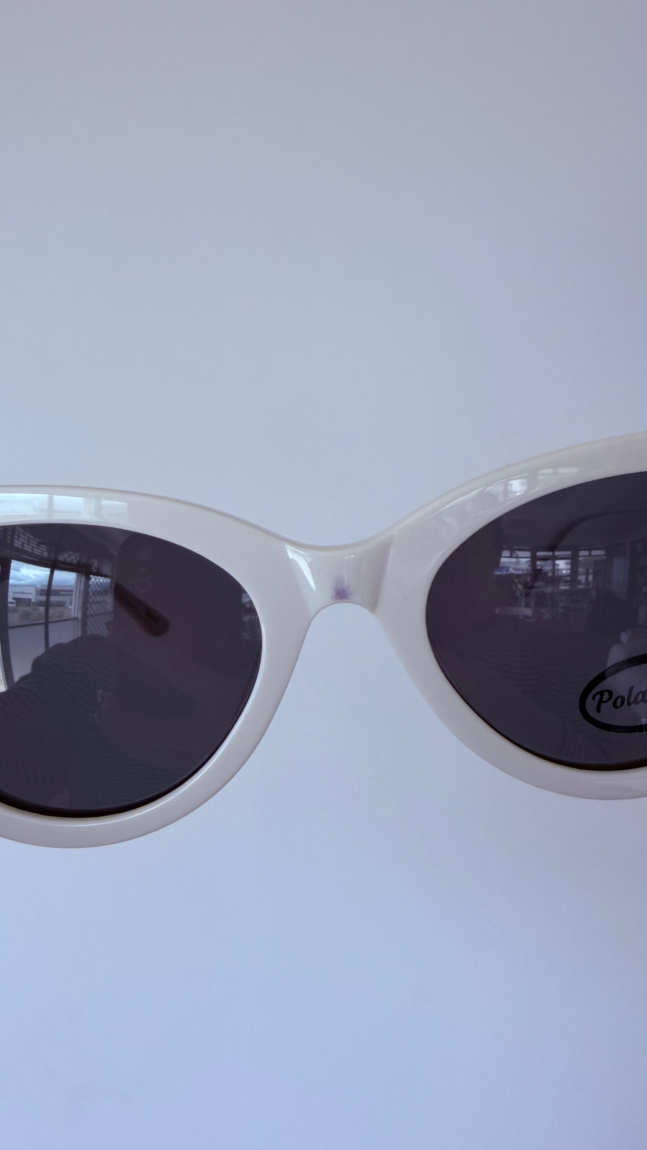 Demi | White Seconds and Samples