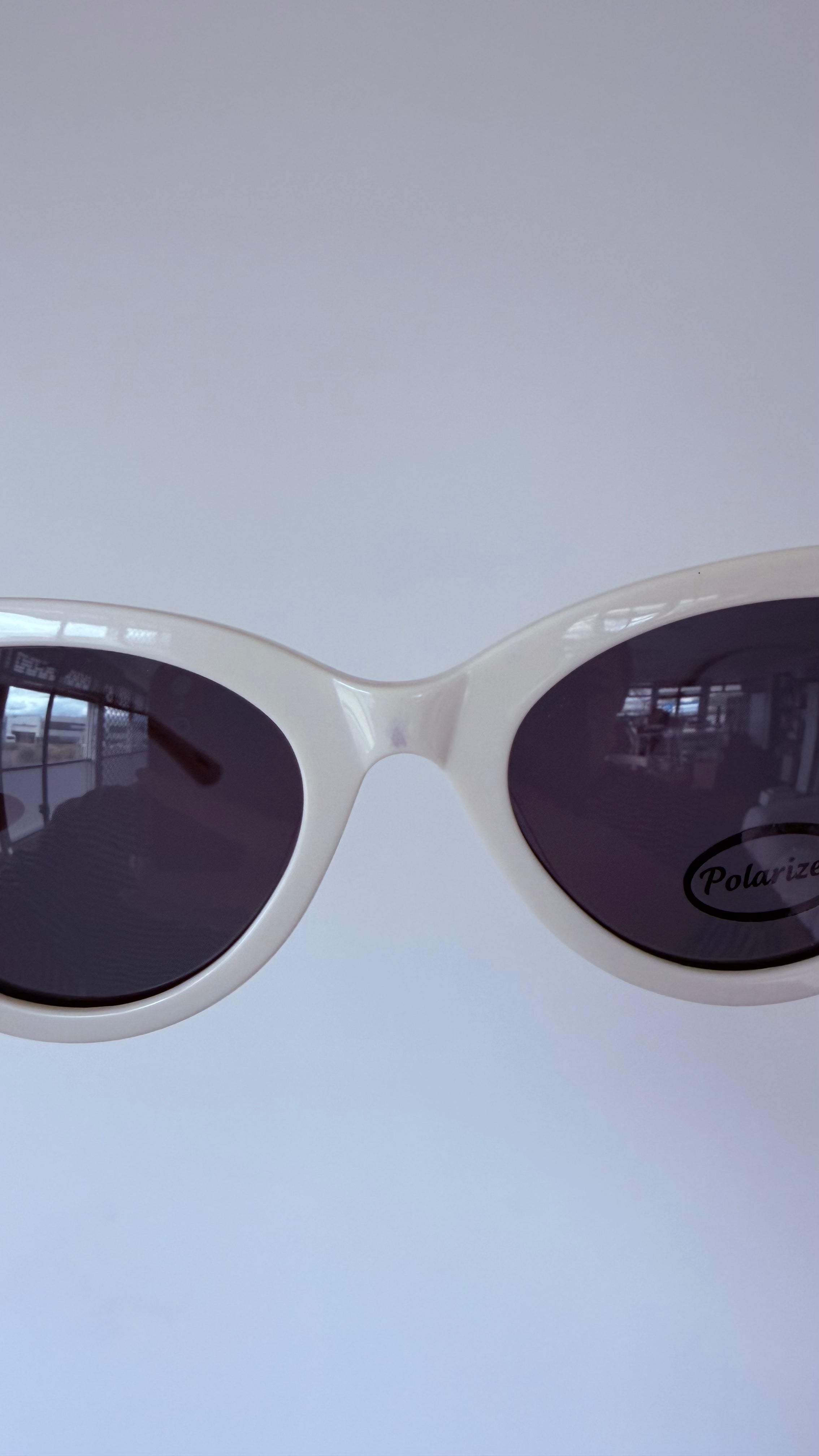 Demi | White Seconds and Samples