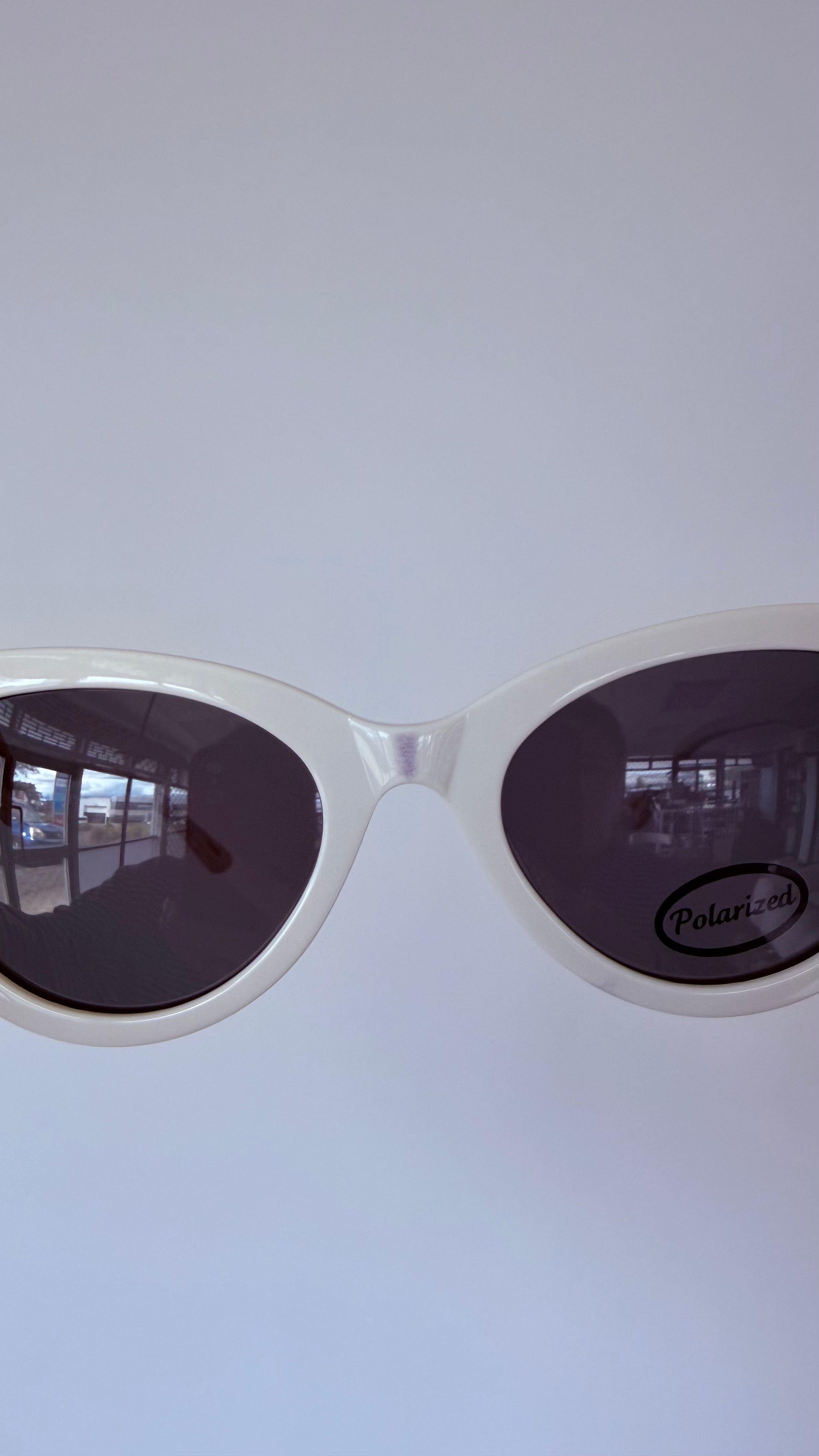 Demi | White Seconds and Samples