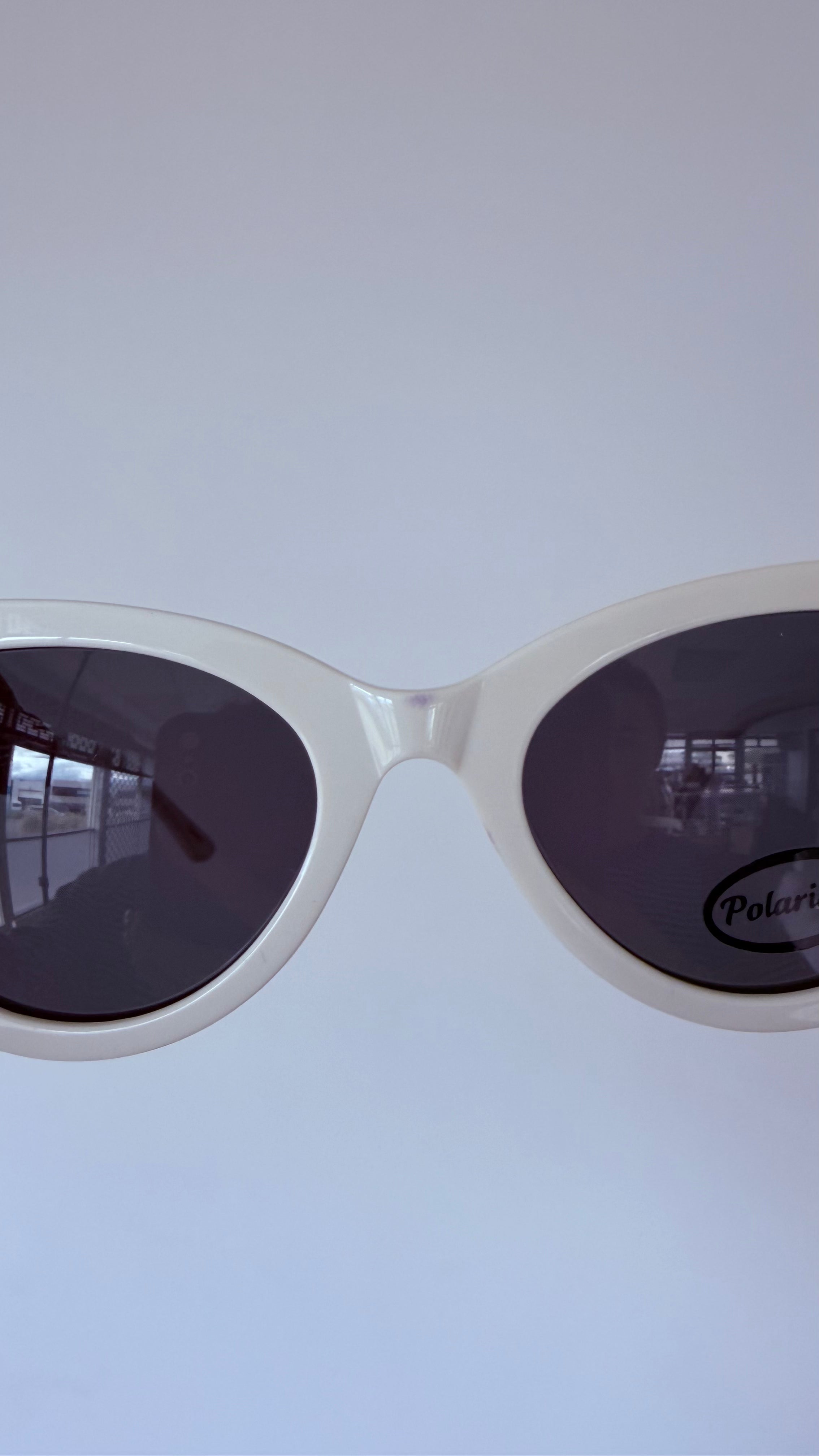 Demi | White Seconds and Samples