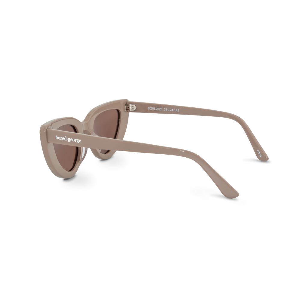 Rhia Latte Bored George Polarised